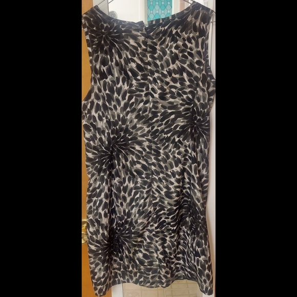 Ann Taylor Gray & Black Professional Workwear Dress Size 6 - Picture 2 of 5